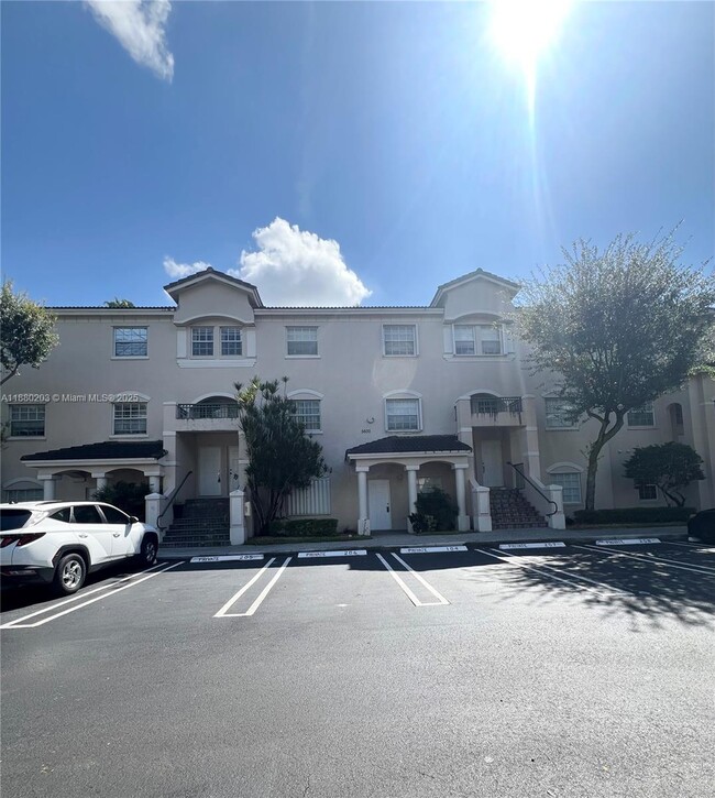 Foto del edificio - 5600 NW 114th Pl