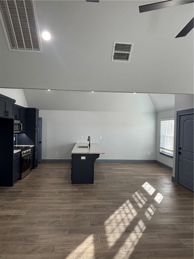 Building Photo - 3200 SW Lovely Ln