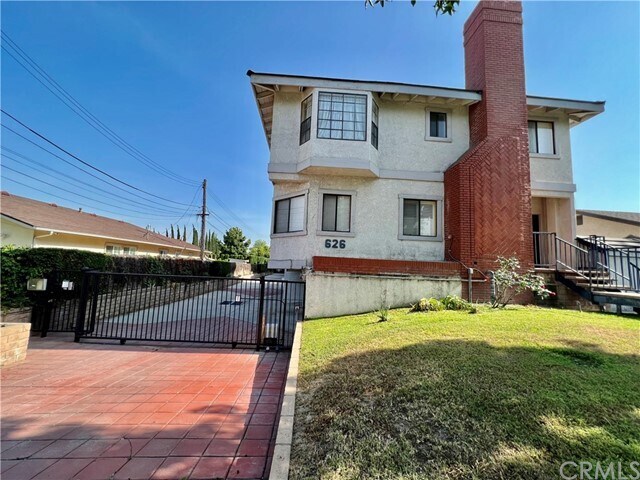 Primary Photo - 626 W Naomi Ave