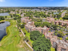 Building Photo - 1831 Sabal Palm Dr