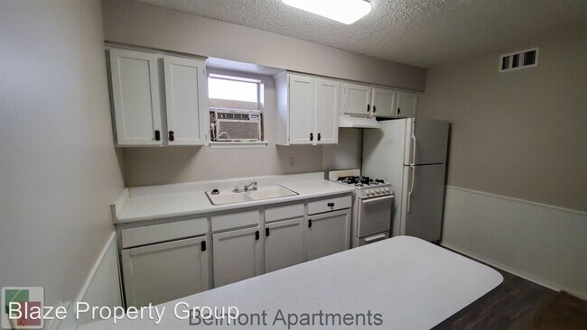 Building Photo - 1 br, 1 bath Apartment - 4101 Republic Ave