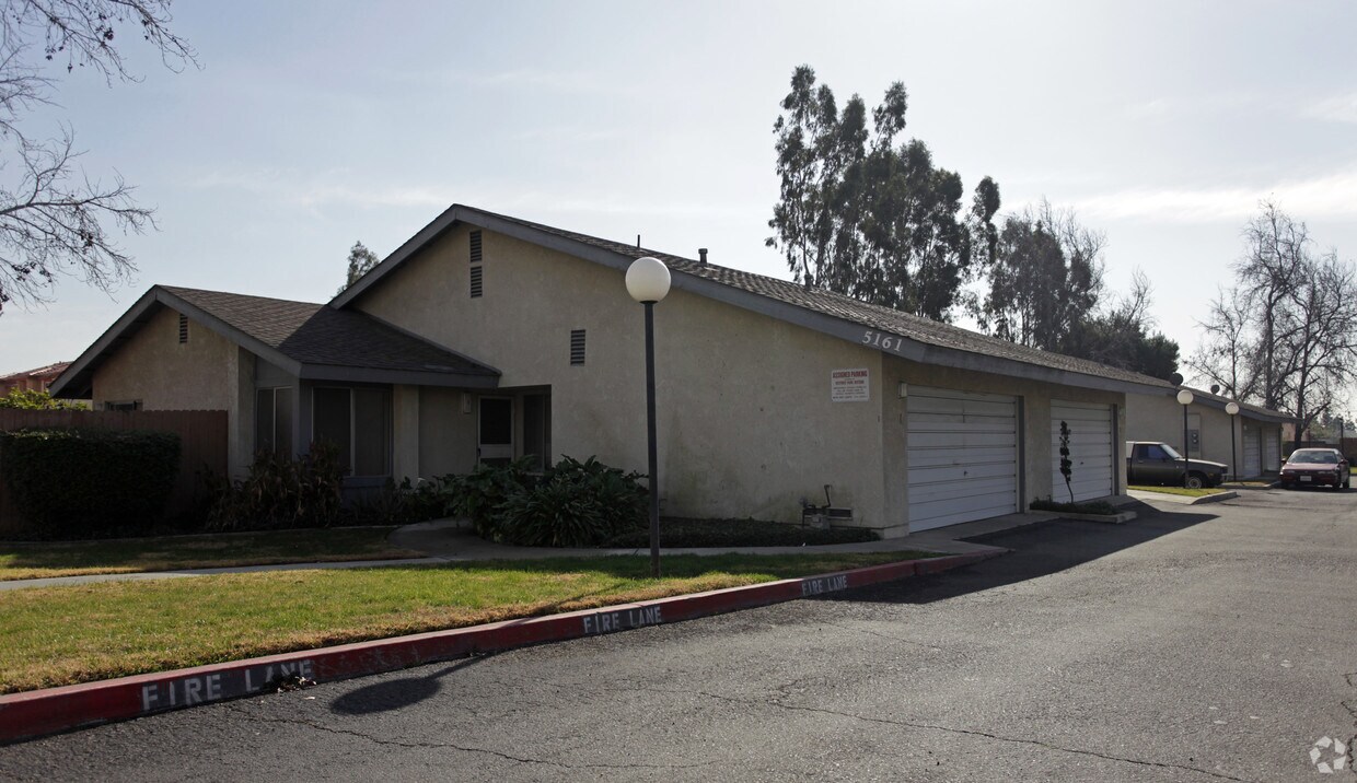 Primary Photo - 5161 Bandera St
