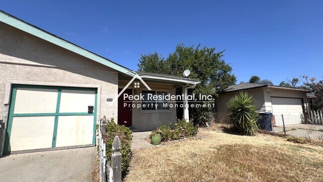 Foto del edificio - Spacious 3bd/1ba Duplex with Garage - Grea...
