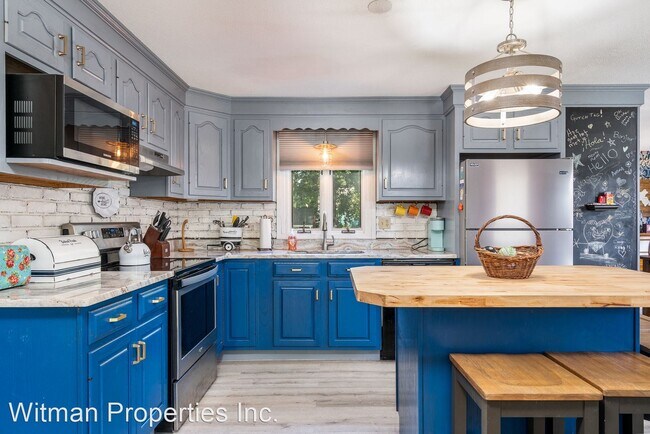 Foto del edificio - 4 br, 2 bath House - 18 Lawson Dr.