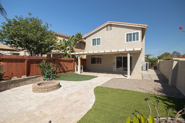 Foto del edificio - Vista Living at it's Finest!