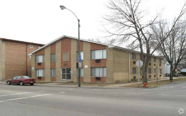 Primary Photo - 2205 E 87th St