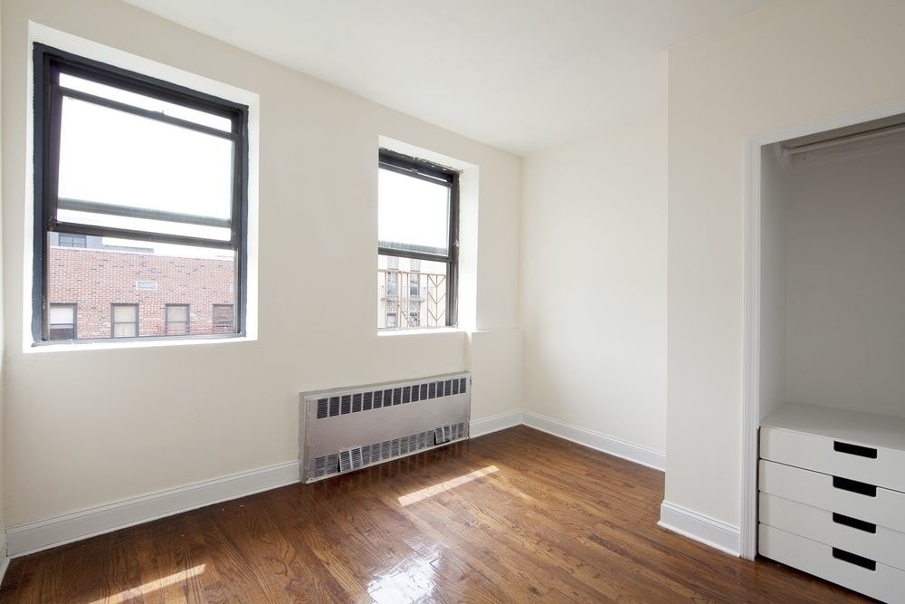 Primary Photo - 187 E 4th St