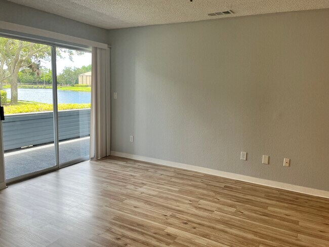 Foto del edificio - 10263 Gandy Blvd N