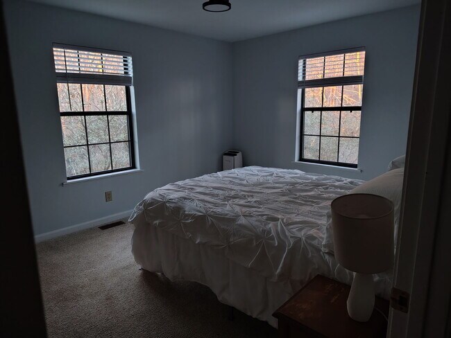 Foto del edificio - 304 Sunset Ct