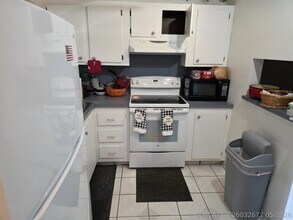 Building Photo - 3048 Sunrise Lakes Dr E
