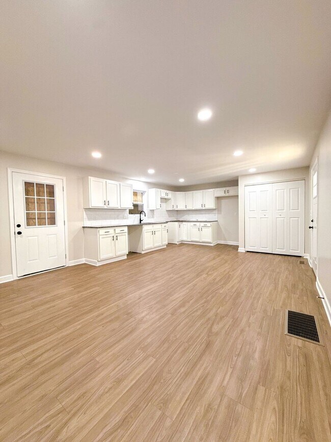 Foto del edificio - Fully Remodeled 3-Bedroom Home for Rent in Columbus – Modern Upgrades & Spacious Living | $1,640/mo