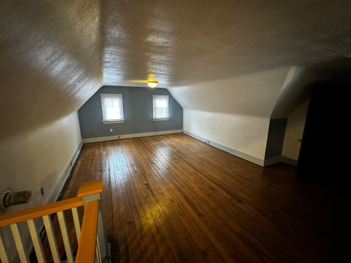 Building Photo - Prime Living: Unmatched Apartment in Canto...