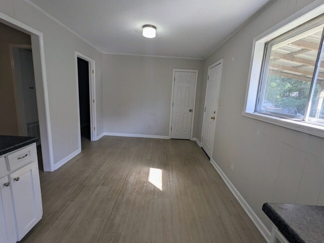 Building Photo - 421 Thacker Loop
