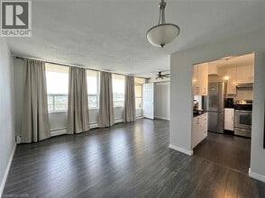 Building Photo - 15 Nicklaus Dr
