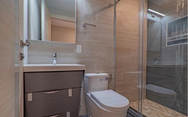 Foto del edificio - 2142 W Master St