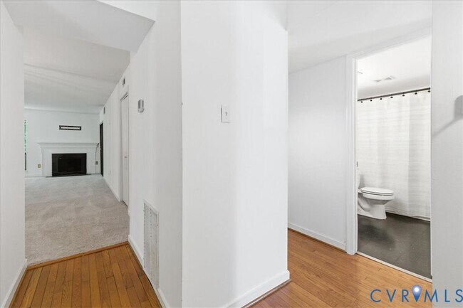 Foto del edificio - 10280 Iron Mill Rd