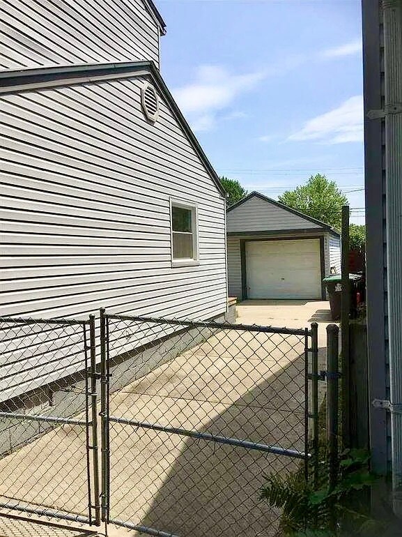 Foto del edificio - 6171 Wilkie St