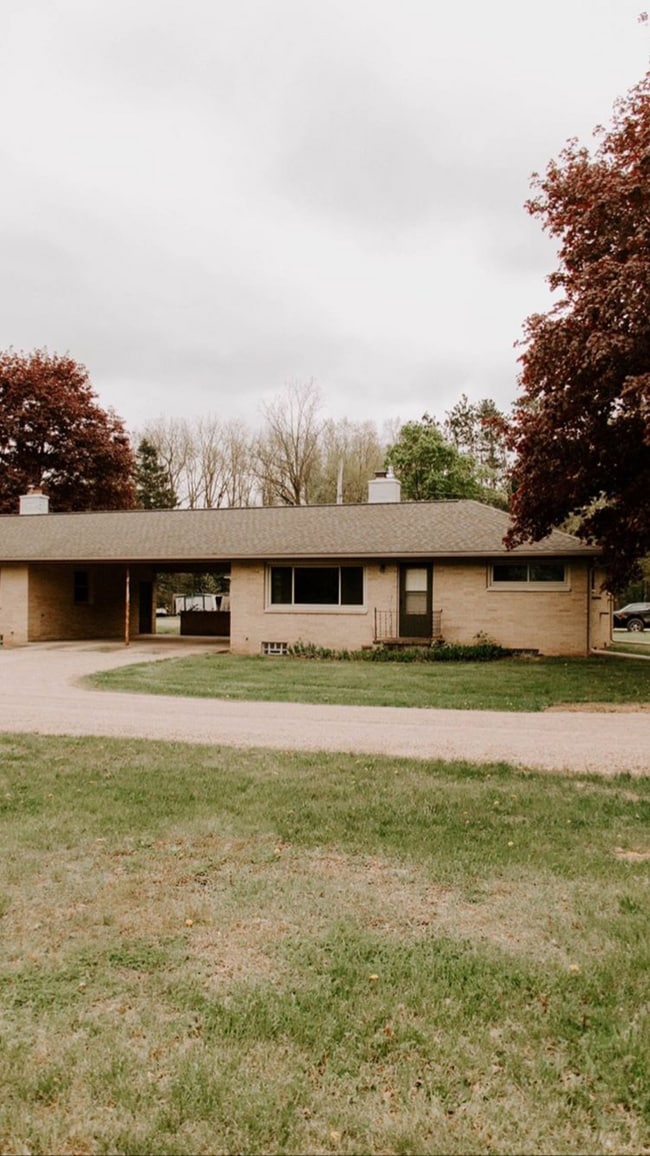 Building Photo - 50481 Saint Joseph St