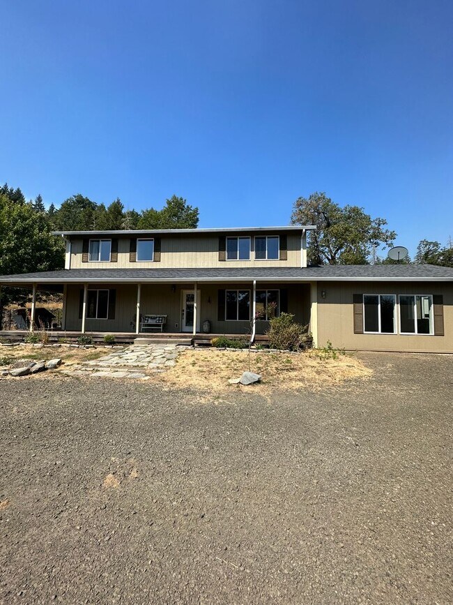 Building Photo - 325 Kellisha Ln