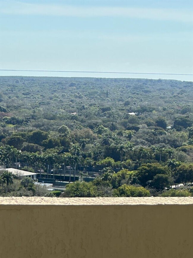 Foto del edificio - 9066 SW 73rd Ct