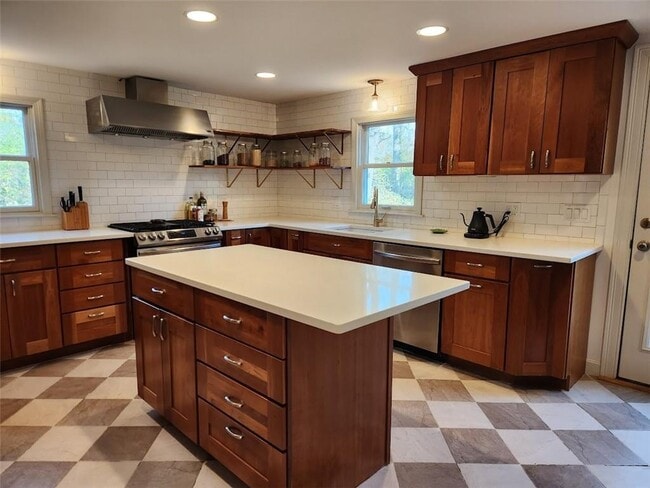 Building Photo - 275 Pierce Rd