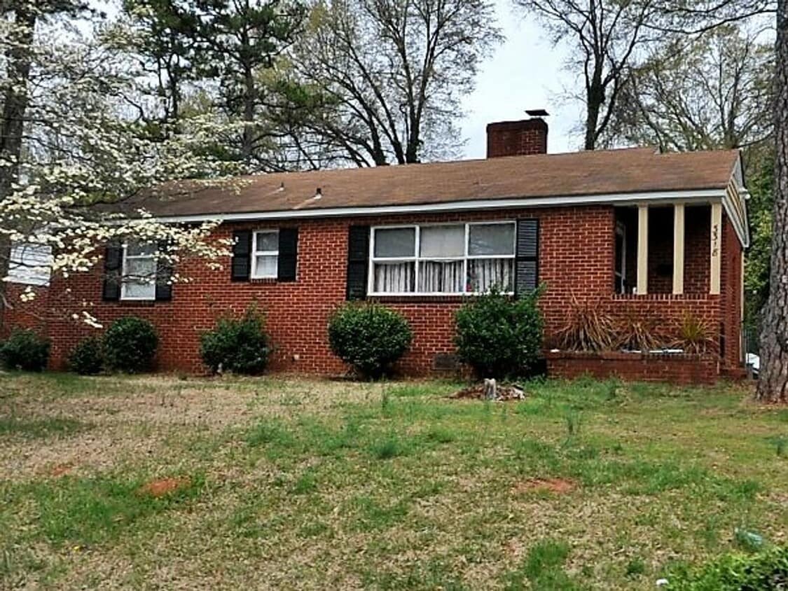 Primary Photo - 3318 Credenza Rd