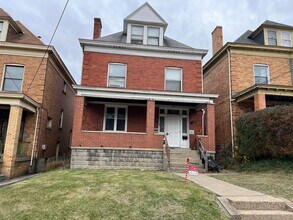 Building Photo - 552 Dawson Ave