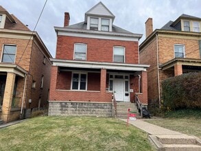 Building Photo - 552 Dawson Ave