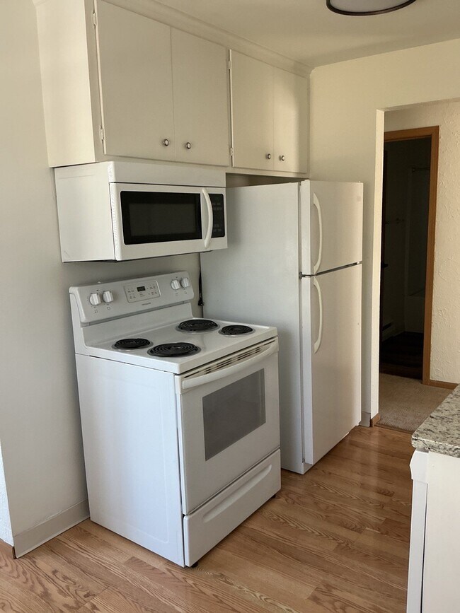 Foto del edificio - County Road B Apartments