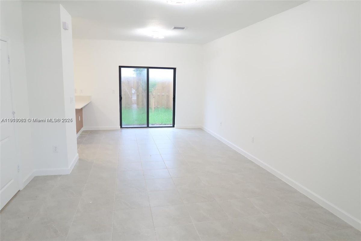 Foto del edificio - 12946 SW 231st St