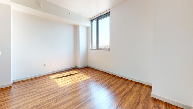Interior Photo - 3033 Wilshire