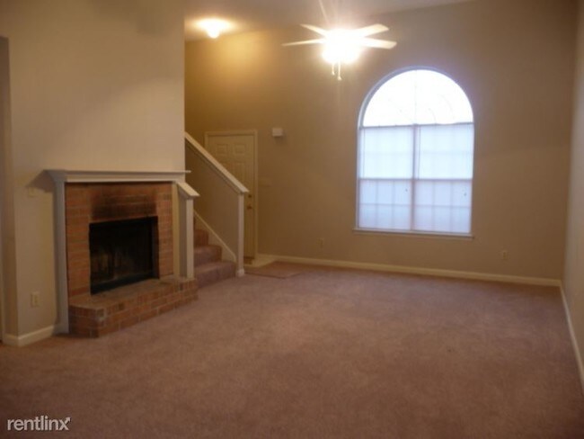 Building Photo - 1017 Lorena Cv
