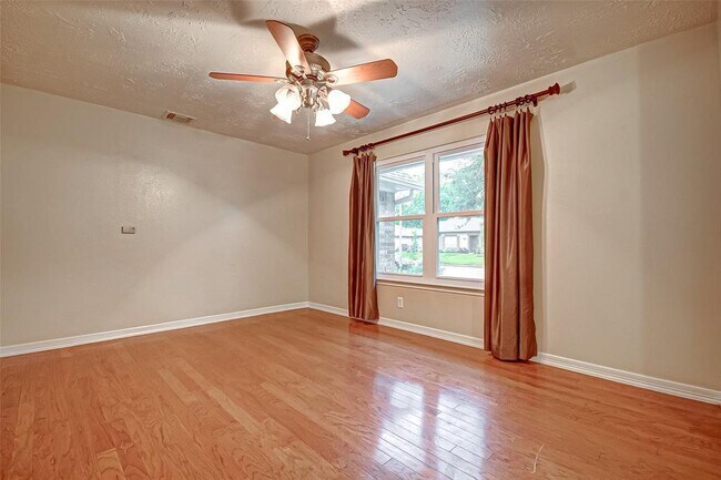 Foto del edificio - 9623 Philmont Dr