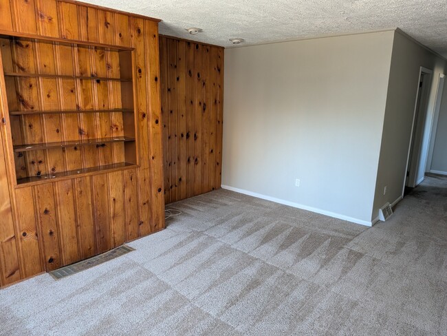 Photo - Spacious two bedroom apartment close to the city