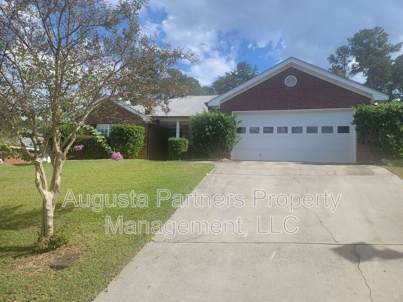 Primary Photo - 554 Jackson St