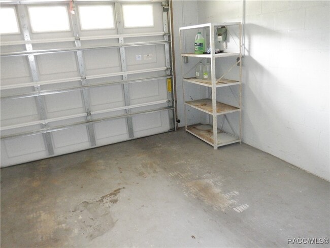 Building Photo - 9513 E Village Green Cir