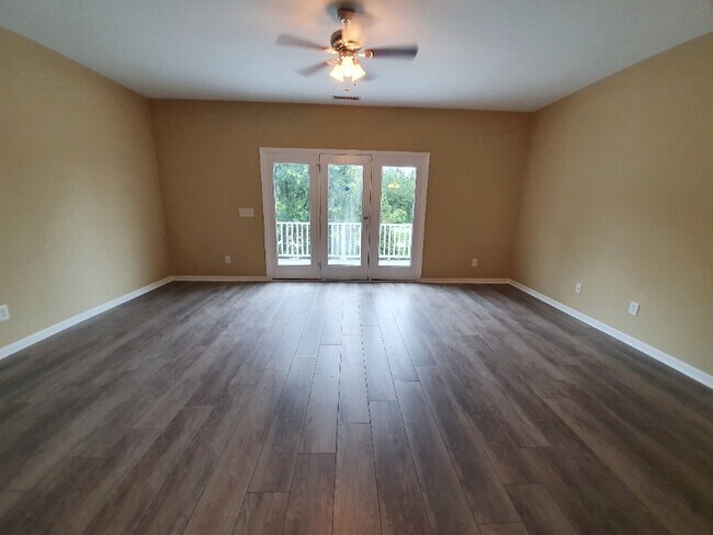 Building Photo - 147 Braeside Ct