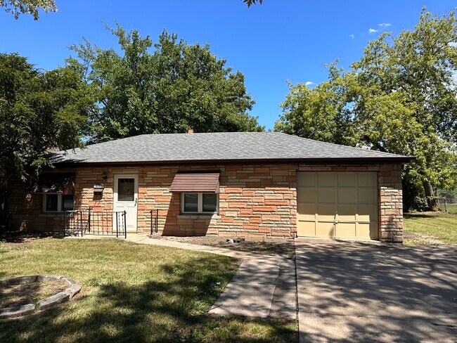 Building Photo - 741 N Wolf Rd