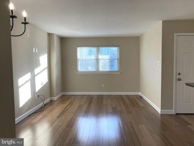 Building Photo - 149 Meadowbrook Ln