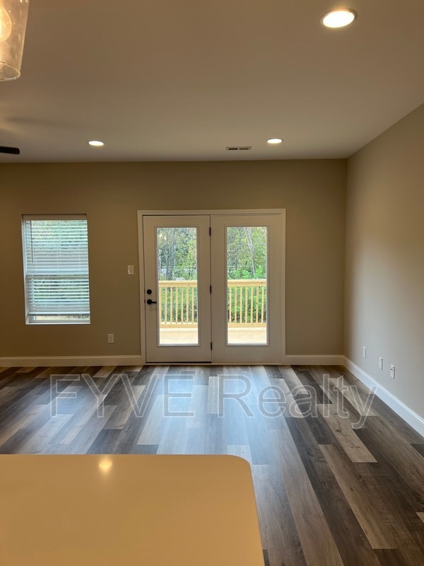 Building Photo - 4138 Valley Creek Way