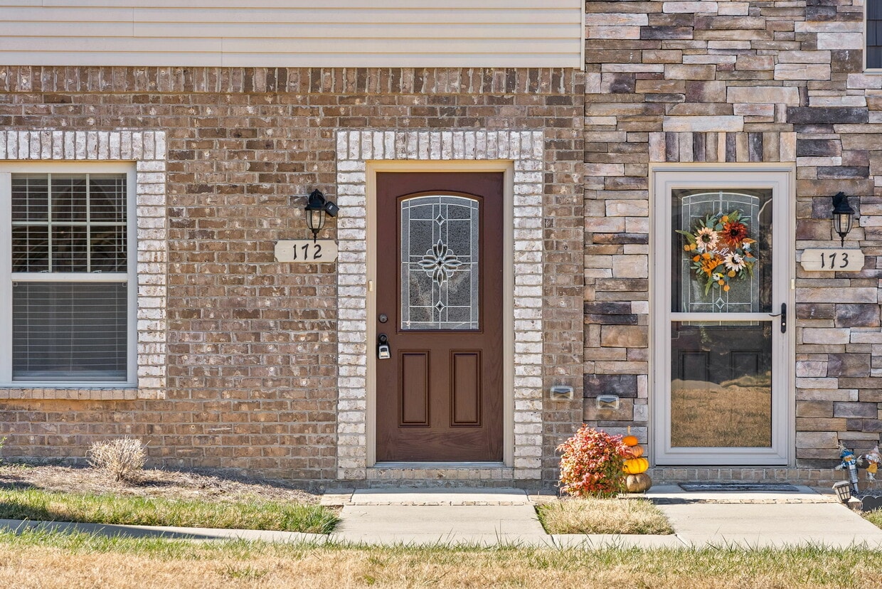 Primary Photo - 172 Dundee Dr