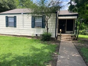Building Photo - 1109 Edwards Cir