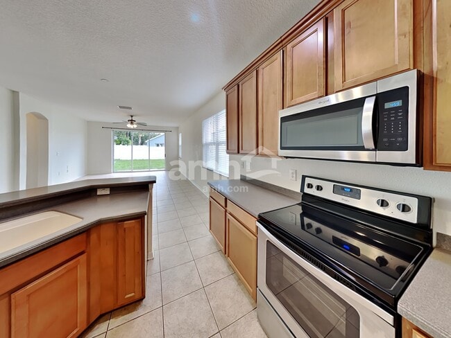 Building Photo - 6019 Blue Sage Dr