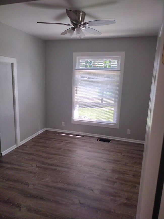 MASTER BEDROOM - 37 Gates St