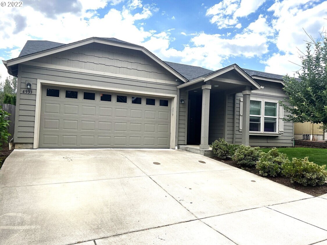 4933 Glacier Dr, Springfield, OR 97478 House Rental in Springfield