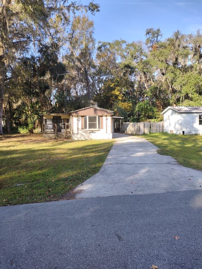 Building Photo - 2 bedroom 2 bathroom Home