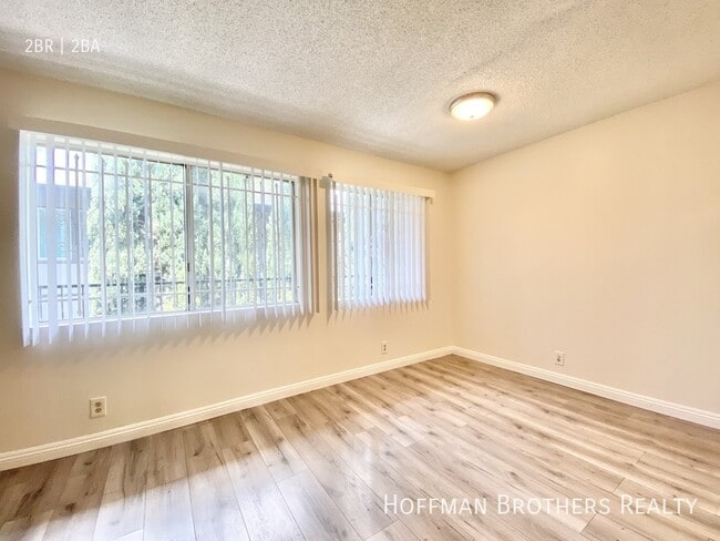 Foto del edificio - 815 Centinela Ave