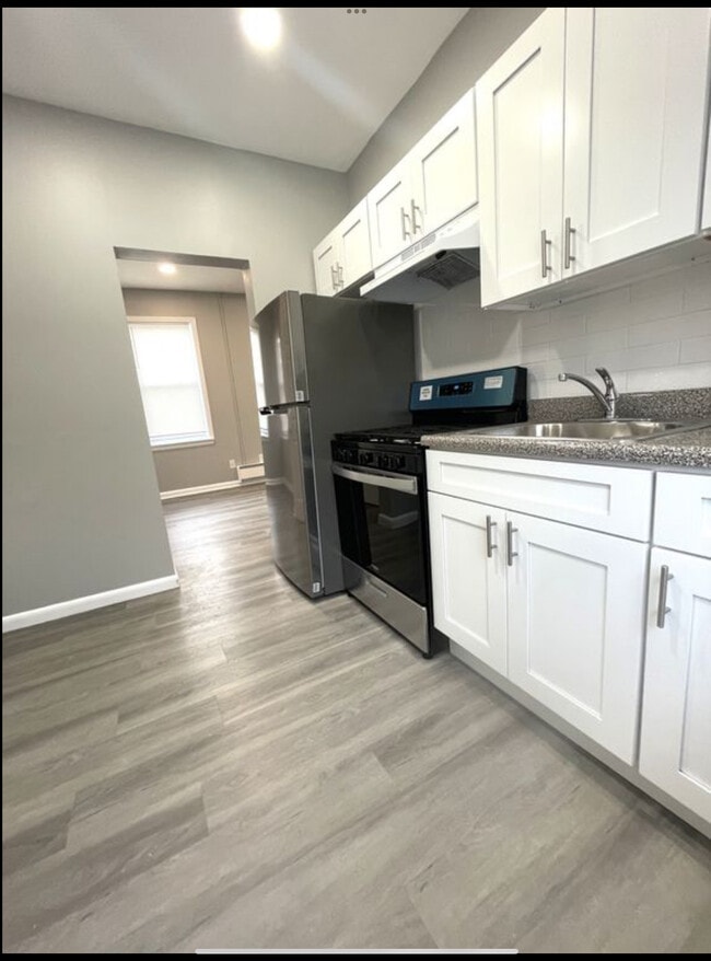 Building Photo - 970 McLean Ave