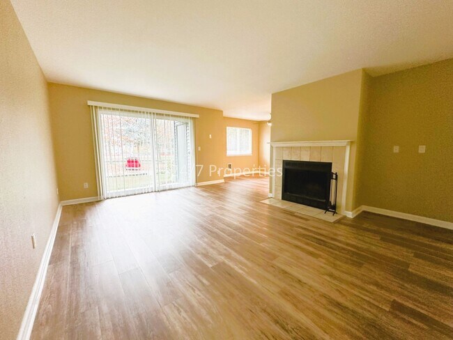 Foto del edificio - Beautiful 2 BD | 2 BA Condo w/ Amenities- ...