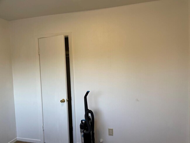 Building Photo - 2417 Truxillo St